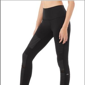 Alo Motto Leggings Size Small. NWOT
